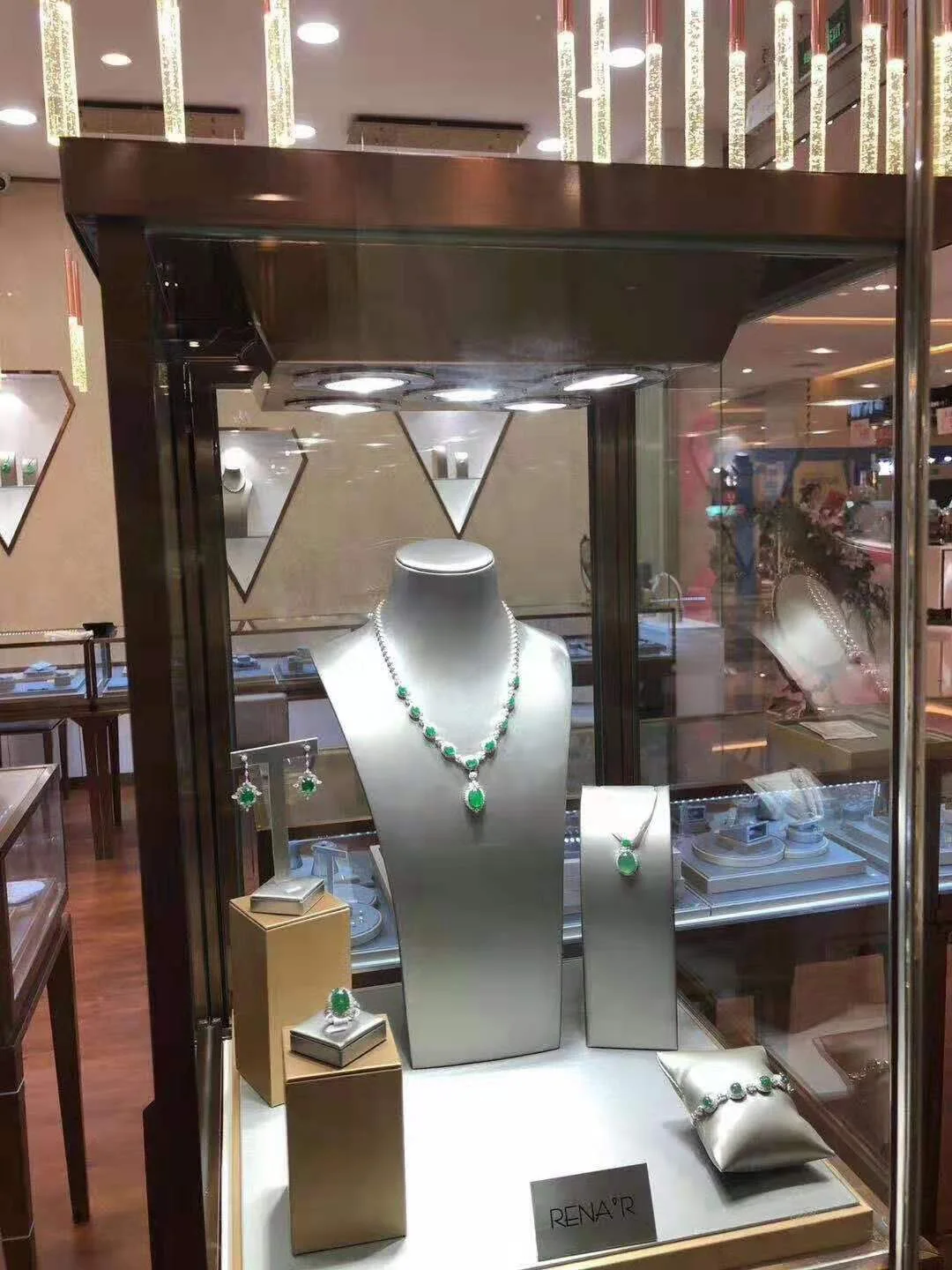 Zhejiang Weinuo Jewelry freestanding high cabinet display