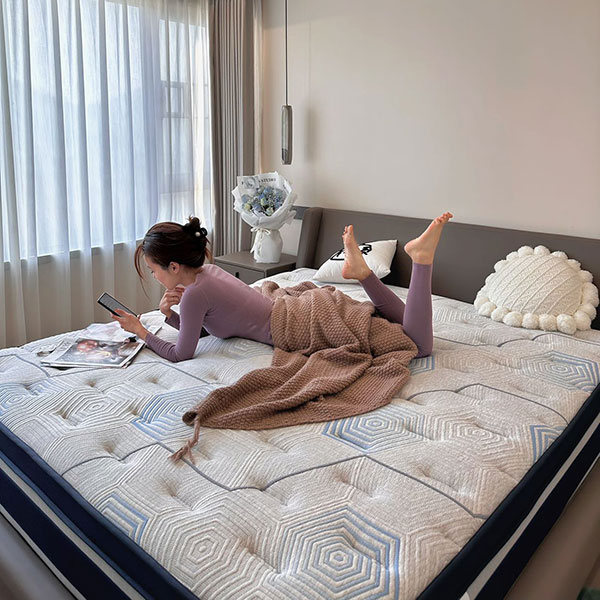 这么舒服的卧室和床垫 分分钟就想宅家躺平